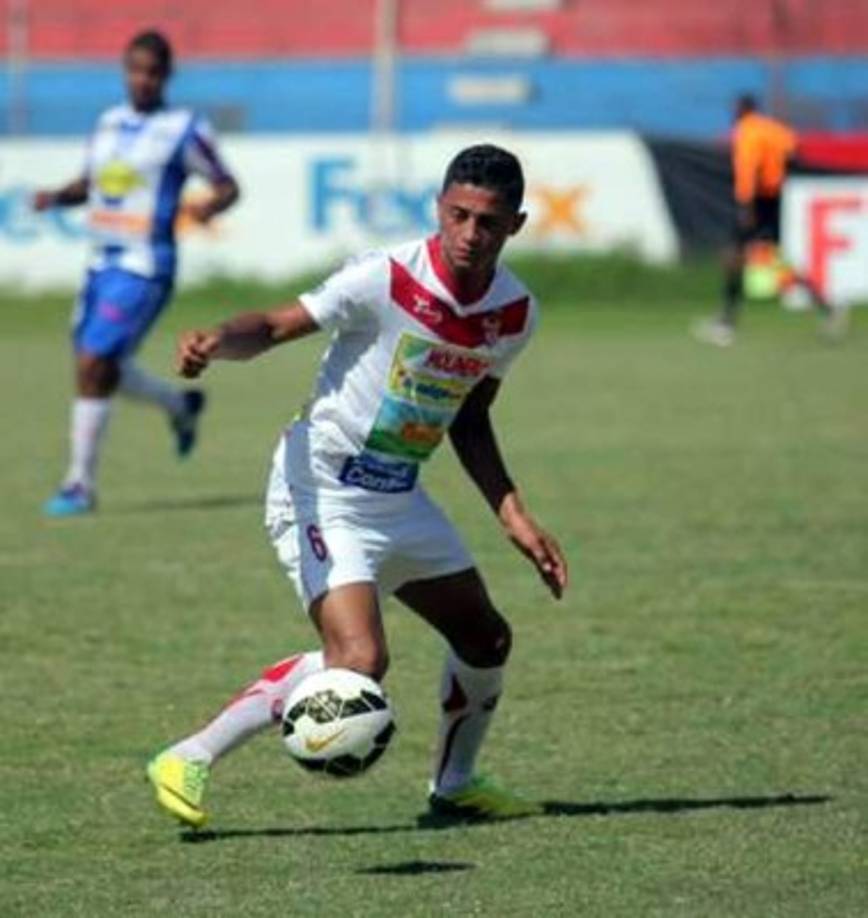 Parece que se ha complicado el traspaso de José Barralaga con el Olimpia. Y es que el jugador, que entrena con los merengues. todavía no ha firmado el contrato que lo ligará al equipo.