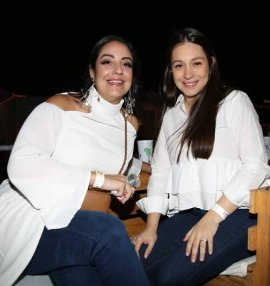 Dariela López y Andrea Andonie.