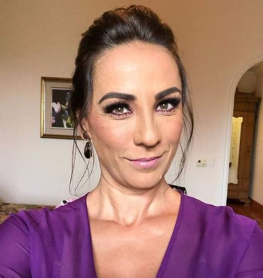 La comediante se confesó en el programa 'Netas Divinas' cuando jugaban la 'papa caliente' y le preguntaron que qué haría si una mujer le declara su amor.