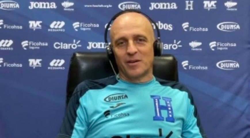 El seleccionador Fabián Coito compareció este día en rueda de prensa.