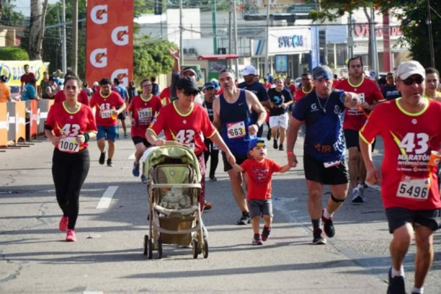 Pequeños en coche también dicen presente en la Maratón.