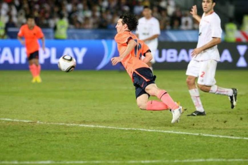 La edición se traslado a Emiratos Árabes Unidos. En tiempo extra, tras un ríspido encuentro, apareció Messi para 'ponerle el pecho' a la pelota y sentenciar.