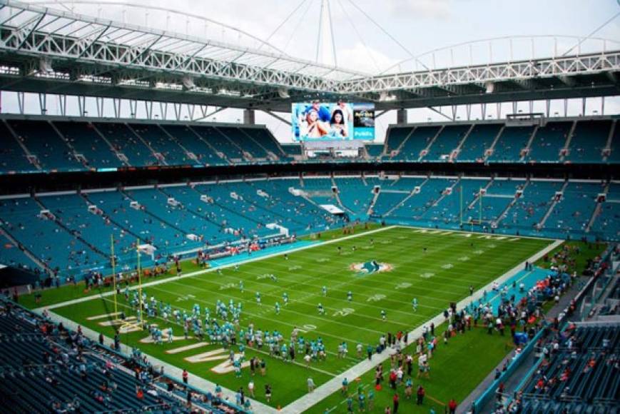 Los Miami Dolphins juegan en el Hard Rock Stadium. Esta es la nueva casa del hondureño Brian Flores.