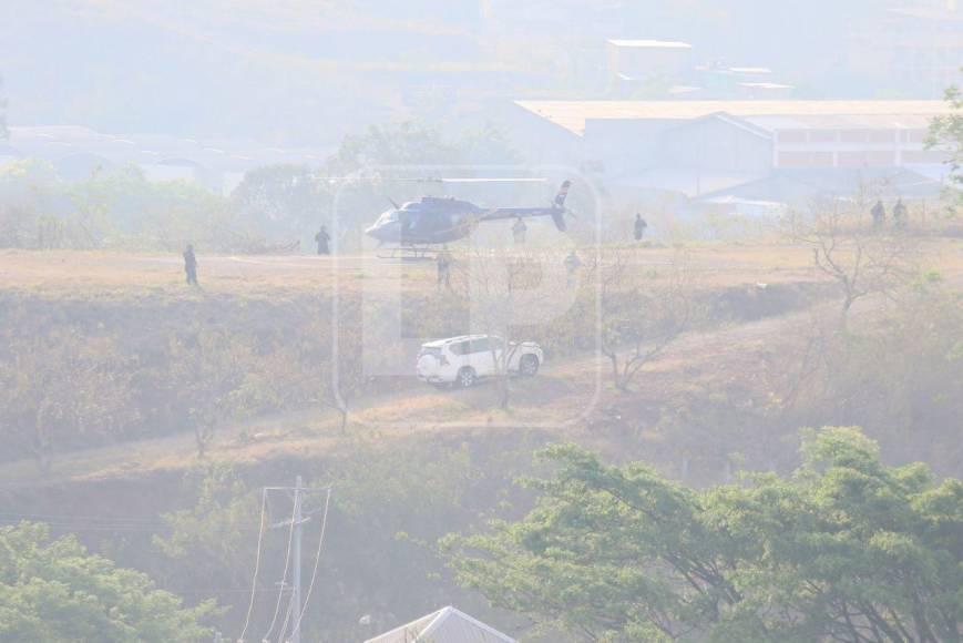 La Policía hondureña movilizó dos helicópteros en el simulacro de entrega del expresidente Hernández este miércoles en Tegucigalpa. Fotografía: Opsa / Marvin Salgado.