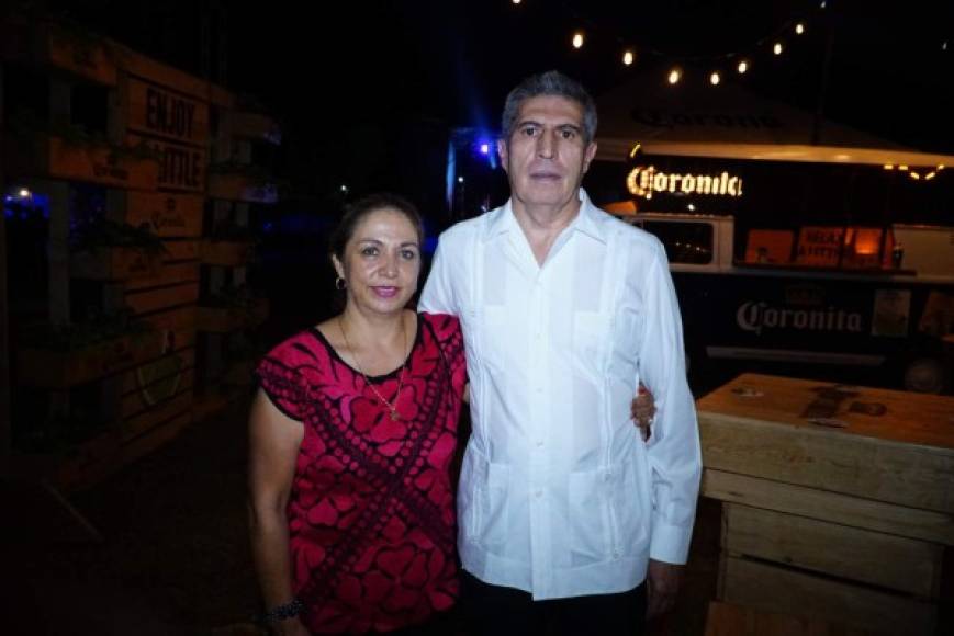 Maribel y Gilberto Limón.