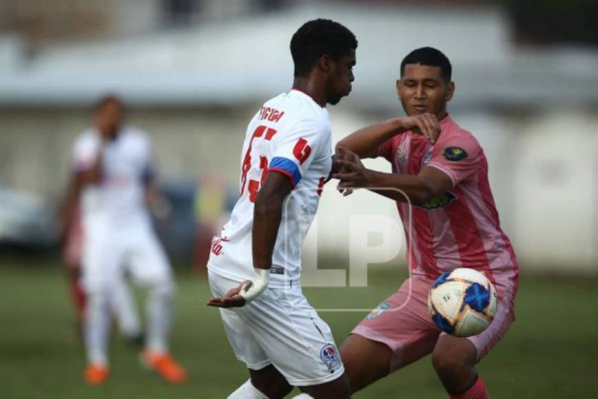 En el Olimpia reapareció Josman Alexander Figueroa (número 65), sobrino del futbolista hondureño Maynor Figueroa.