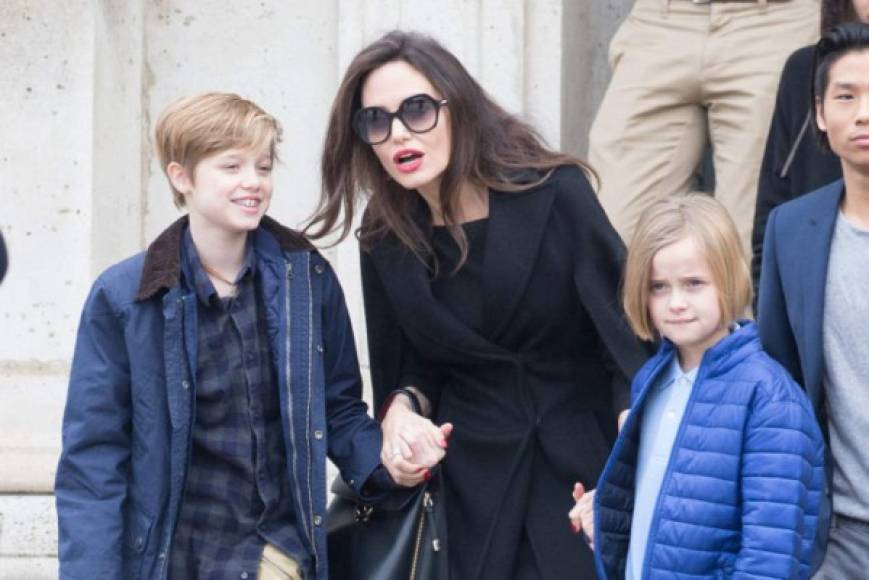 La pequeña hija de Angelina Jolie y Brad Pitt al parecer ha seguido los pasos de su hermana mayor Shiloh (i), en su comportamiento, hobbies y en su estilo 'boyish'.<br/>