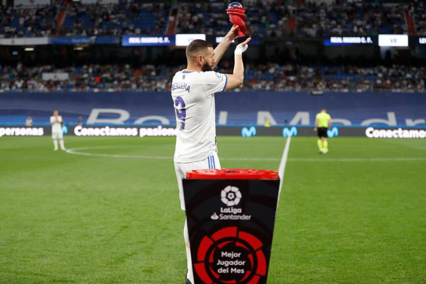 Karim Benzema recibió el premio al Mejor Jugador del Mes de abril de la Liga Española.