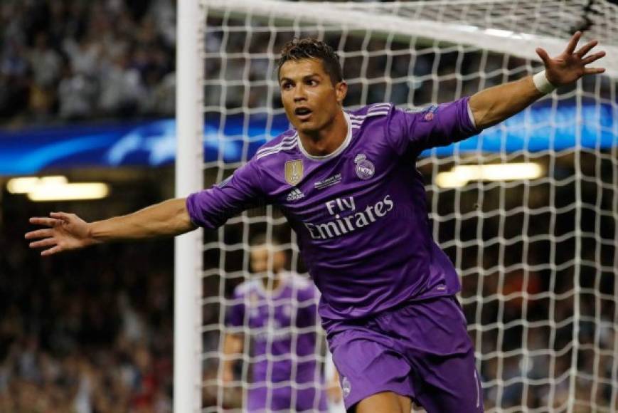 2017 <br/>Goleador. Con un doblete, Cristiano Ronaldo se consolidó como la gran figura de la obtención de la Duodécima en el triunfo 4-1 contra la Juventus en la final de la Champions League en Cardiff, Gáles.