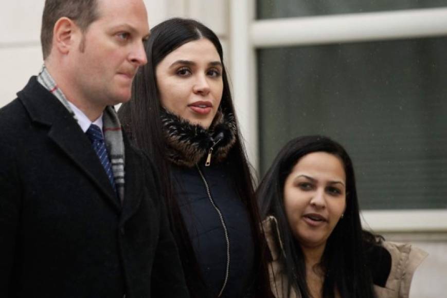 Emma Coronel Aispuro a su salida después de conocer el veredicto de su esposo, El Chapo Guzmán.