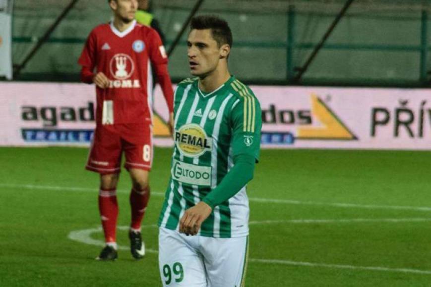 Evgeni Kabaev también tuvo problemas con la justicia. Según informa el portal soccernet.ee, el ruso del Real de Minas fue arrestado el pasado 29 de julio del presente 2019 por conducir a 132 kilómetros por hora.