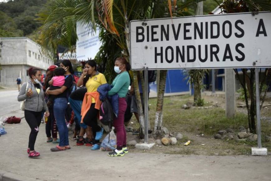 El grupo que fue disuelto el lunes estaba compuesto por alrededor de 6.000 migrantes y se encontraba varado en una carretera de Chiquimula desde el sábado por la barrera policial impuesta por las fuerzas de seguridad.<br/>