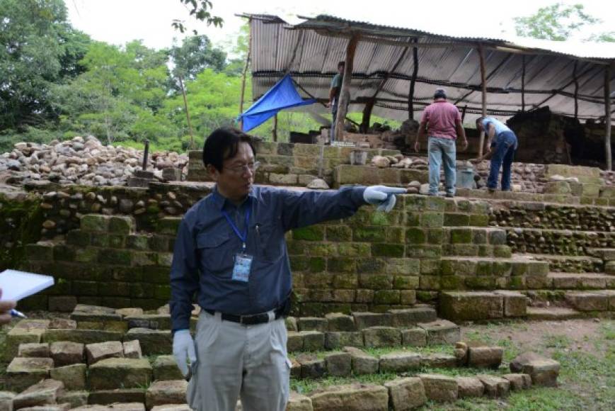 El arqueólogo japonés Seiichi Nakamura en el Parque Arqueológico de Copán. AFP