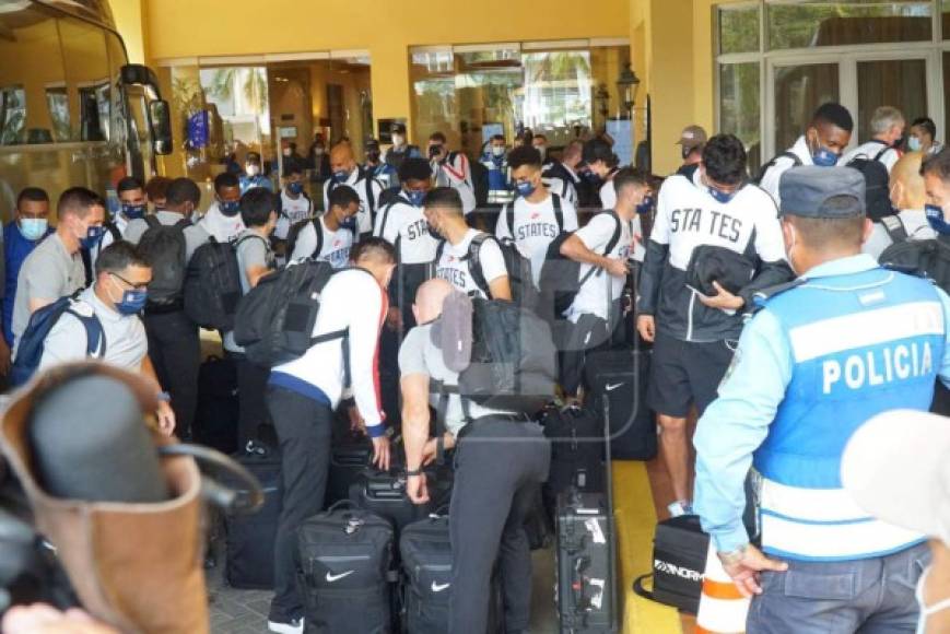 Luego de salir del Aeropuerto, la selección de Estados Unidos se instaló en uno de los hoteles de lujo con los que cuenta San Pedro Sula.