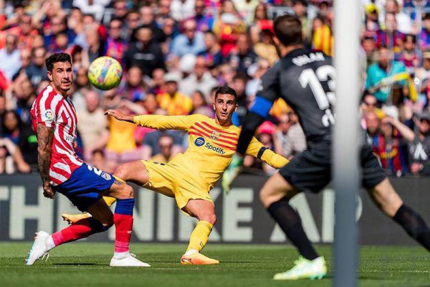 El Aston Villa tiene en la mira al español, quien ya ha iniciado negociaciones para formalizar un traspaso.