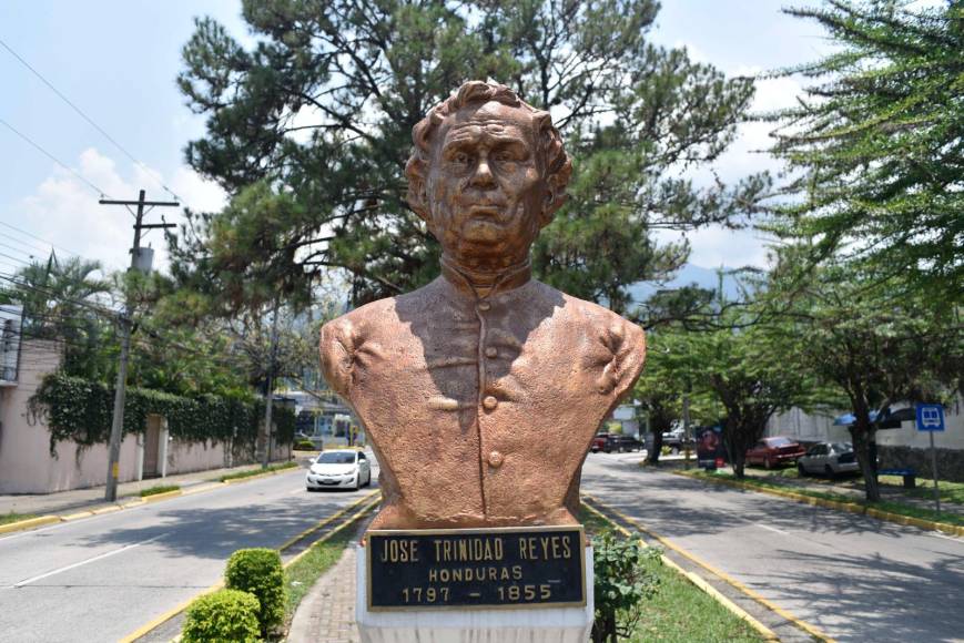 José Trinidad Reyes Sevilla es un prócer hondureño. Nació el 11 de junio de 1797 en Tegucigalpa. Fue un religioso y poeta, defensor de los derechos de la mujer y los pobres. Fundó la Sociedad del Genio Emprendedor y del Buen Gusto, que después se convertiría en la Universidad Nacional Autónoma de Honduras (Unah).