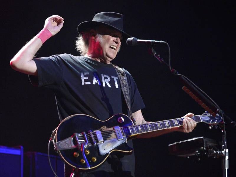 El músico Neil Young en una fotografía de archivo. EFE/HANS KLAUS TECHT