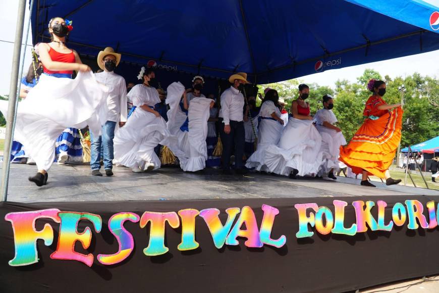 Festival Folclórico 2022 de la Escuela Our Second Home &amp; Saint Joseph Institute