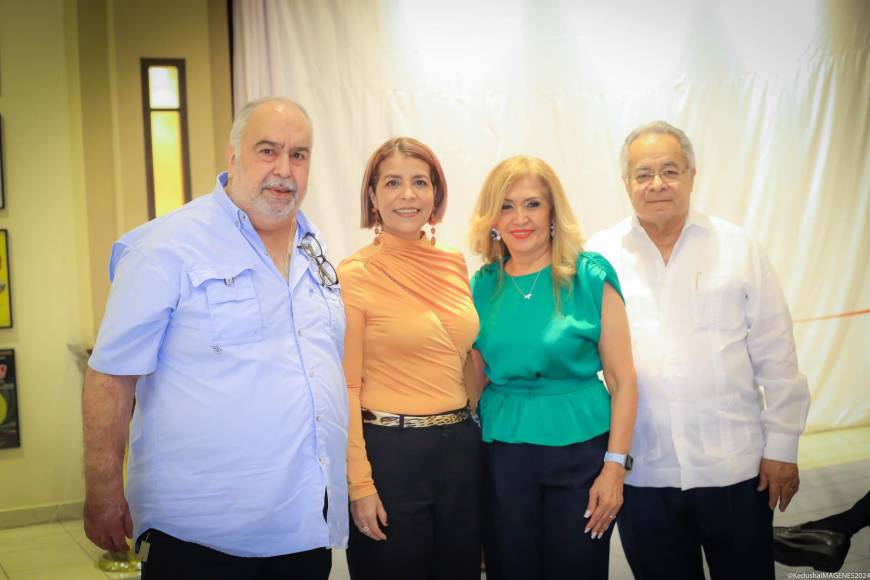 Enrique Zablah, Meily Sugen Sánchez, Iris y German Salinas