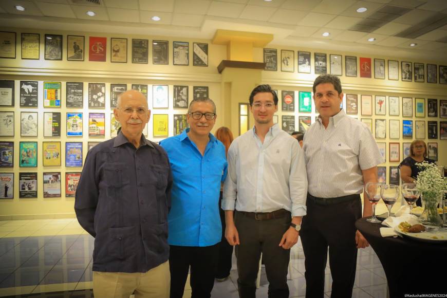 Vicente Williams, José Raúl Durón, Alejandro Martínez y José Martín Chicas