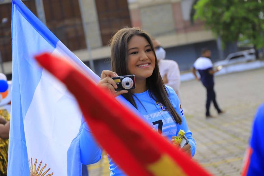 “Seniors entrance Prom 2023” de la Happy Days &amp; Freedom