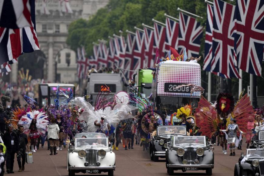 Una verdadera fiesta se vive en Londres este domingo para culminar las celebraciones por los 70 años de reinado de Isabel II.