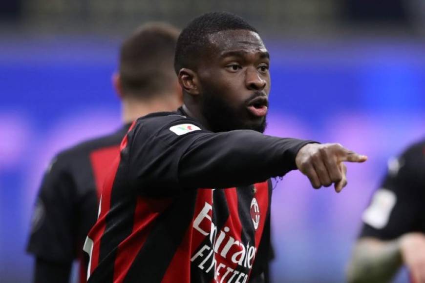 El AC Milan está muy cerca de anunciar el fichaje de forma definitiva de Fikayo Tomori, defensa canadiense, nacionalizado británico. El periodista especializado en el mercado, Fabrizio Romano, informa de que los rossoneri ya han comunicado al Chelsea que abonarán los 28,5 millones de euros y firmarán al futbolista por cinco temporadas.<br/><br/>Foto AFP