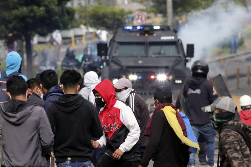 Protestas en Ecuador: Las imágenes del estallido de violencia en Quito