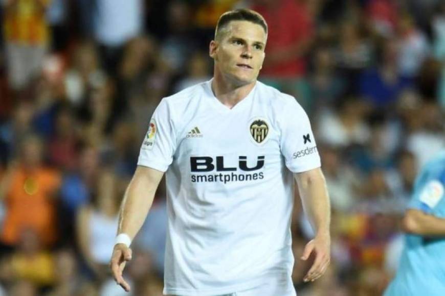 El delantero Kevin Gameiro estaría dejando al Valencia y podría fichar por el Estrasburgo, club de la primera división de Francia. Foto AFP.