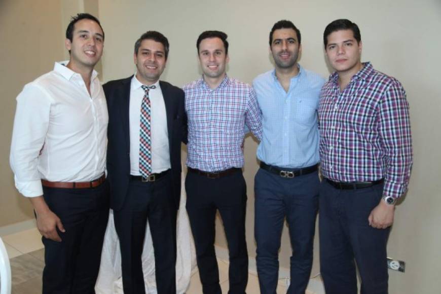 Ricky Dumas, Omar Monterroso, André Hernández, Jonathan Andonie y Daniel Sarmiento.