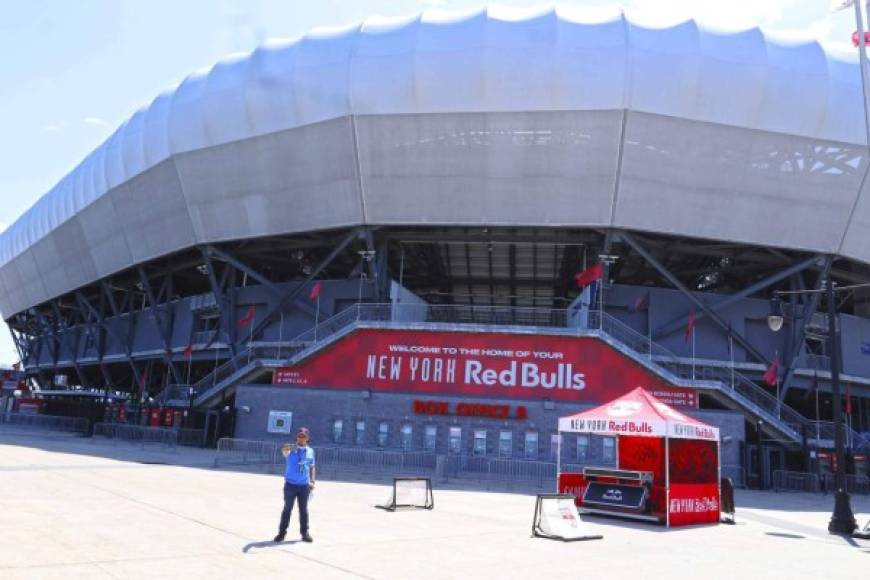 El Red Bull Arena de Nueva Jersey cuenta con un aforo para 25,000 espectadores. El clásico Olimpia vs Motagua comenzará a las 2:30pm, hora de Honduras.