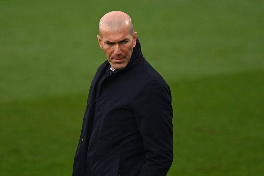 Zinedine Zidane se pronunció sobre la posibilidad de dirigir al PSG: “Hay dos o tres posibilidades.Si vuelvo a un club es para ganar. Lo digo con toda modestia. Por eso no puedo ir a cualquier parte”, dijo en declaraciones a ‘L’Equipe’ .