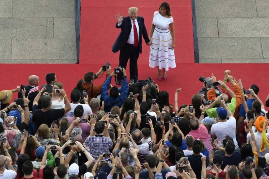 Melania Trump se caracteriza por imponer su estilismo en la Casa Blanca con acertados diseños.