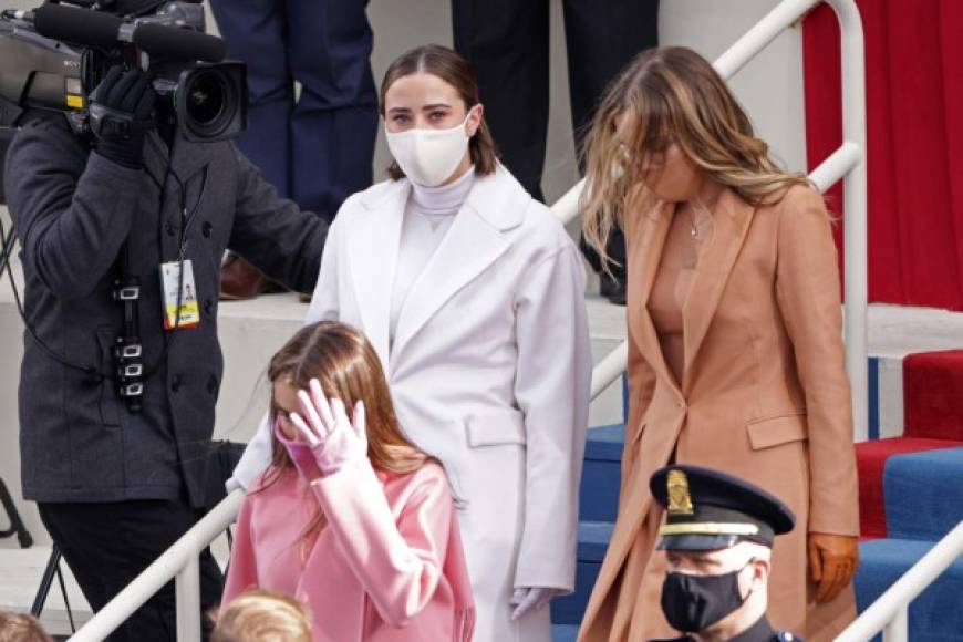 Naomi Biden y Finnegan Biden, las nietas mayores del mandatario estadounidense también asistieron a la toma de posesión en el Capitolio.