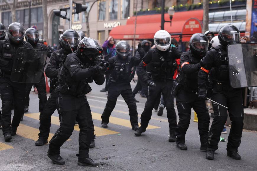 <b>Francia</b> vive un contexto social muy tenso con una ola de protestas espontáneas, marcadas por la violencia, desde el jueves.