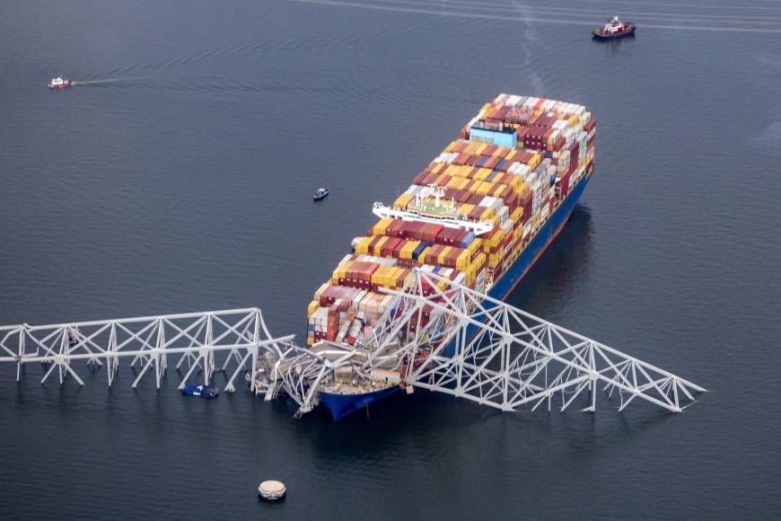 El buque mercante ‘<b>Dali</b>’, que impactó y derribó un puente el martes en Baltimore, Estados Unidos, es un moderno y gigantesco portacontenedores que enarbola bandera de Singapur.