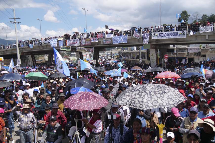 Las protestas fueron convocadas inicialmente por organizaciones indígenas del oeste de <b>Guatemala</b> y luego se unieron grupos universitarios, maestros, médicos y otros gremios de las ciudades.