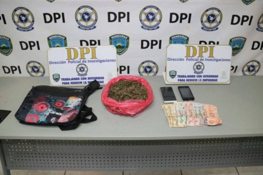 Según la investigación, la sospechosa es integrante de la Pandilla 18 encarga del traslado y distribución de drogas en la colonia Villeda Morales, Cañada y alrededores.