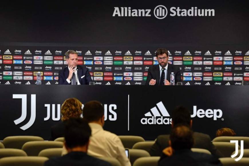OFICIAL: La Juventus hizo oficial la salida del que ha sido su Director Deportivo durante 11 años, Fabio Paratici. Lo han anunciado en una rueda de prensa conjunta con Andrea Agnelli, presidente de la Vecchia Signora. Foto Twitter Juventus.