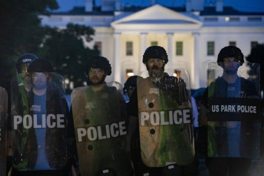 Trump se refugia en búnker de la Casa Blanca por violentas protestas en Washington D.C.