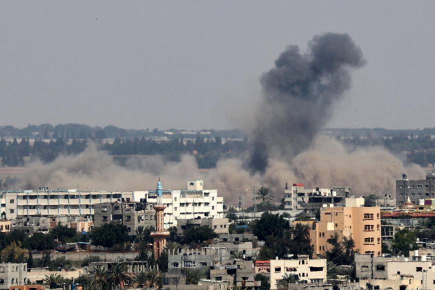 La gente en <b>Gaza</b> “espera lo peor”, dijo el residente Monther Abdulá. “Yo siento que se acerca una guerra y hay tensión y miedo, ya sea aquí o allí (en Israel)”, contó este hombre de 50 años.