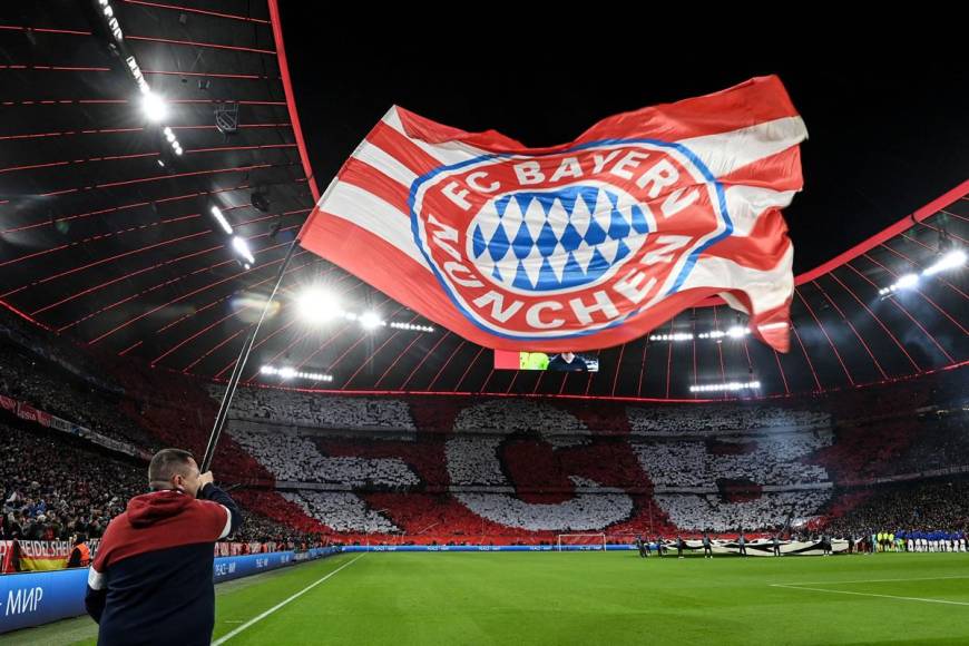 El Allianz Arena fue una fiesta con su equipo y disfrutó la clasificación a cuartos de final de la Champions League.