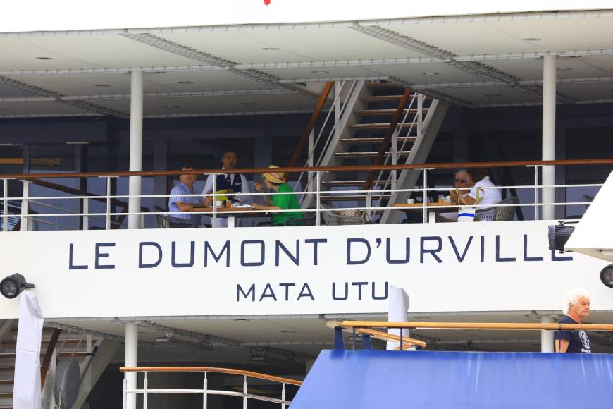 El crucero Le Dumont Durville es el cuarto de la clase Ponant Explorers de los cruceros operados por Ponant y lleva el nombre del explorador y oficial naval francés Jules Dumont d’Urville.