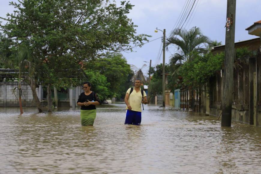 Debido a esta situación, los habitantes se exponen a enfermedades en la piel, pues el agua está contaminada.