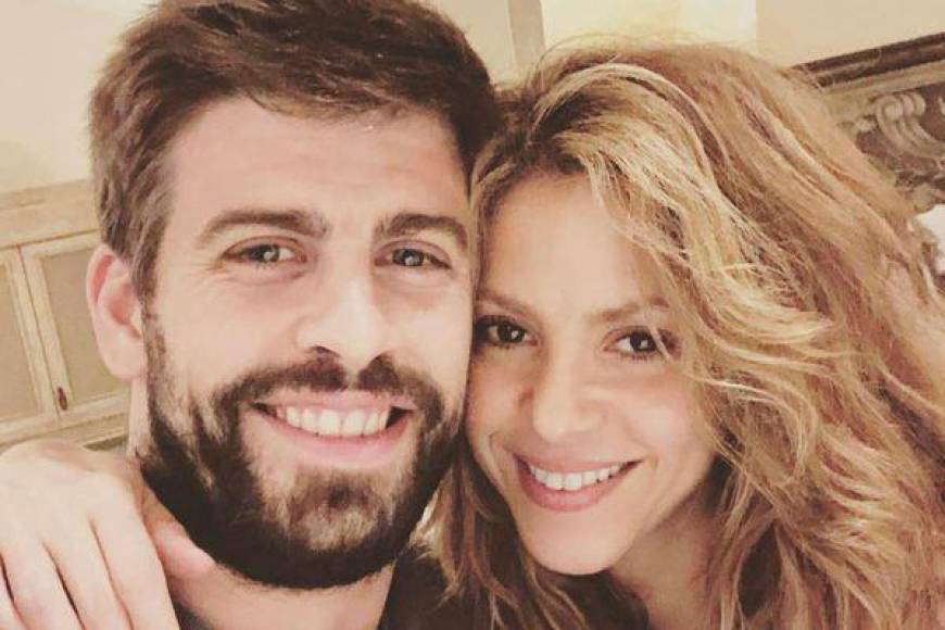Piqué y Shakira le pusieron a una relación sentimental de 12 años y el jugador del FC Barcelona es señalado de haberle sido infiel a la cantante colombiana.