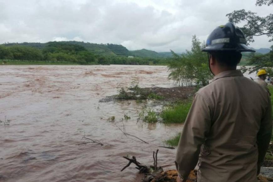 El río Ulúa es uno de los más peligrosos de Honduras por su amplio caudal.