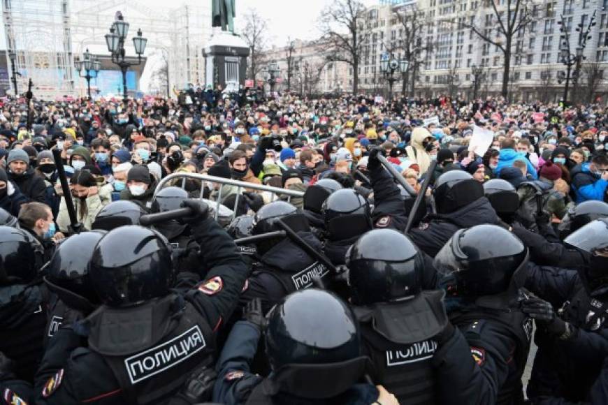 Las fuerzas de seguridad llevaron así a cabo el mayor número de detenciones durante manifestaciones de la oposición en la historia de la Rusia moderna.