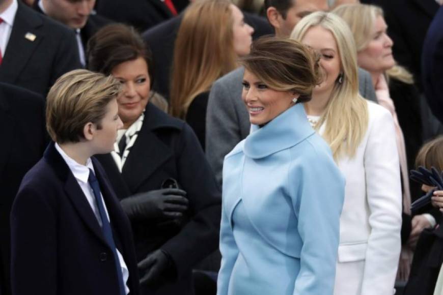Melania junto a su hijo Barron William Trump. <br/>