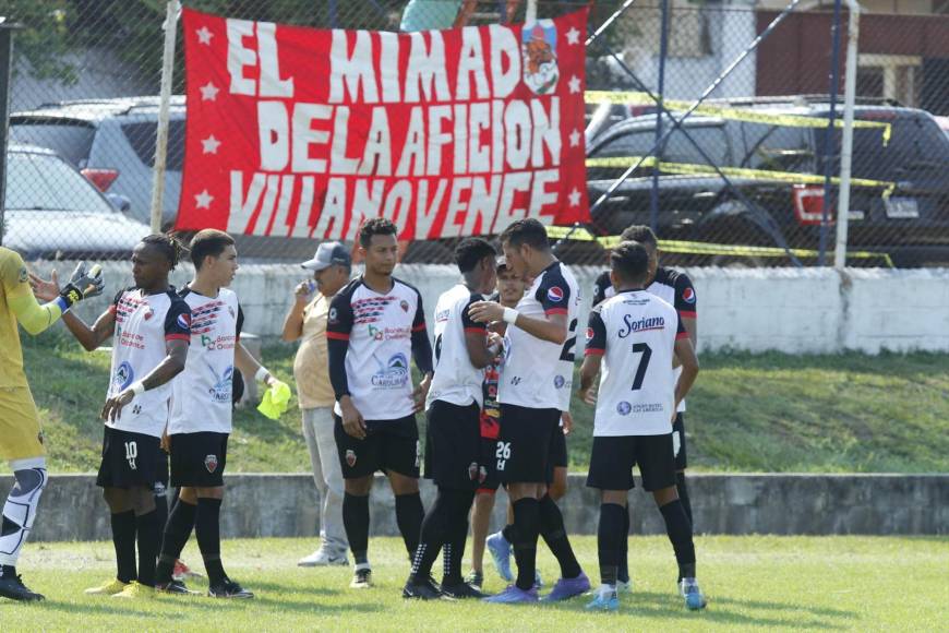 Deportes Savio se enfrentó al tarde de este sábado en condición de visitante al Villanueva FC. El club copaneco llegaba al partido con una ventaja de 2-1 que había logrado en la ida, pero hoy se lo remontaron y como consecuencia perdió la categoría de la Liga de Ascenso.