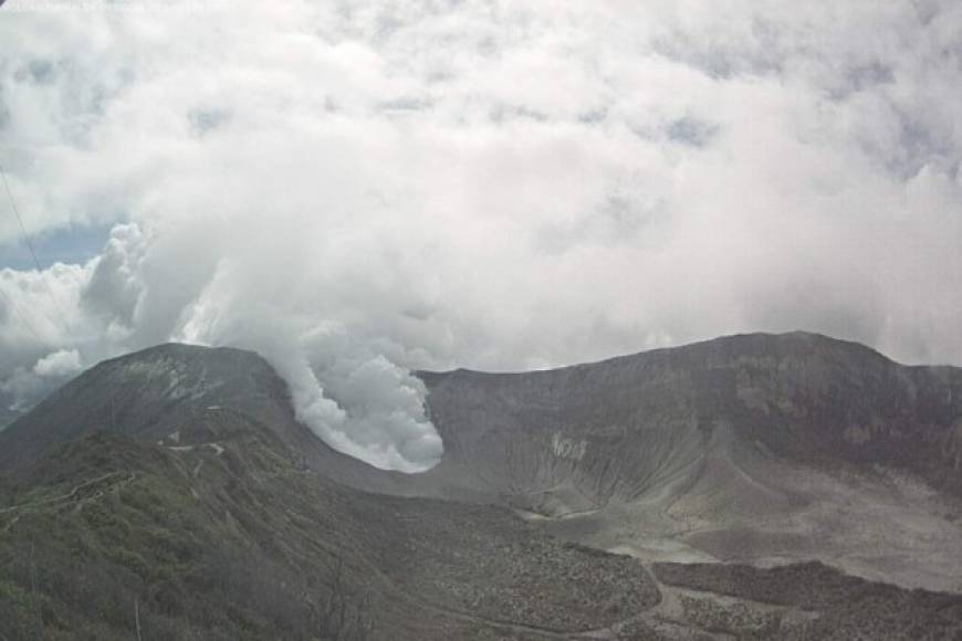 Volcán Arenal en Costa Rica: Esta montaña tiene 1,670 metros sobre el nivel del mar.